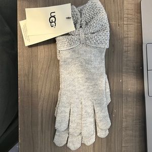 NWT Ugg Ladies glove